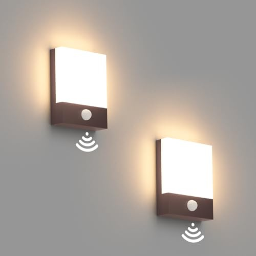 Klighten 2 Pezzi 24W LED Applique Sensore Movimento esterno Ruggine 3000K | Lampade da esterno con sensore di movimento 1500 lumen, IP65 Lampada da parete in alluminio+PC, Applique da esterno terrazzo