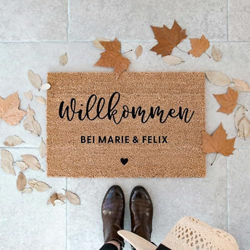 Buchstabenkult – Personalisierte Kokos Fußmatte – rutschfest & langlebig – 80 x 50 cm mit Namen & Wäscheleine Motiv – Für Innenbereich – Naturfaser Matte – Fußmatte individuell & personalisiert