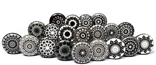 Set von 20 Keramikknöpfen mit schwarzem Blumenmosaikdesign, handbemalt. Handgefertigte Griffe für Schränke, Schubladen, Kommoden und Kleiderbügel. Klassische Knöpfe mit 38 mm Durchmesser.