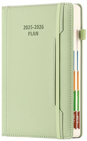 Akademischer Terminplaner 2025/26, A5, Seite pro Tag, Mitte Jahr, Hardcover, Stifthalter, Vordertasche, buntes Monatstab, Gummibandverschluss, Grün