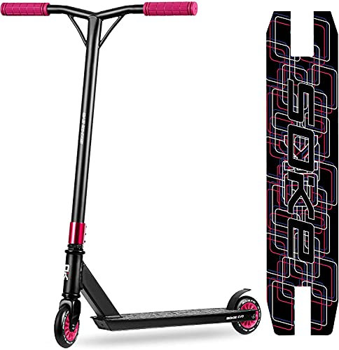 SOKE Evo Stunt Scooter für Extreme Skateparkfahrten – ABEC-9 Carbonlager aus verchromtem Stahl – PU-Räder 88A – Y-Bar-Lenker mit TPR-Griffen – Aluminium-Deck Ruby