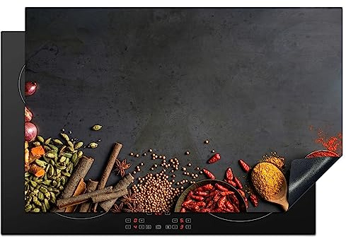 KitchenYeah© Herdabdeckplatte Einteilig Ceranfeld Abdeckplatte Küche Deko | 80x52 cm - Ceranfeldabdeckung Herdabdeckung Induktionsmatte Kräuter - Beton - Lebensmittel - Gewürze - Schwarz - Paprika