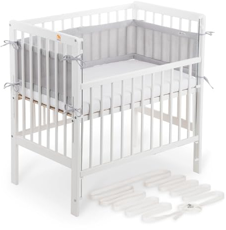 FabiMax Boxspring Baby Beistellbett Flex 90x55, TÜV geprüft, aus Buchenholz weiß lackiert, mit innovativem verstellbarem Seitengitter, passend für Boxspringbetten (Matratze Comfort, Grau)