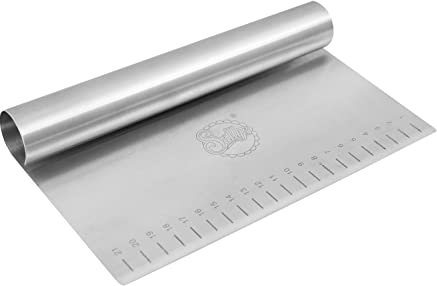 Sallys Tarjeta de masa/cortador de verduras de acero inoxidable con escala/escala de medición con mango (accesorios, tarjeta de masa grande 22 x 12,5 cm), espátula para tartas, cortador de cocina