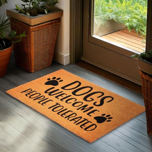 BRUBAKER Fußmatte für Außen und Innen - Dogs Welcome People Tolerated | 45 x 75 cm Hunde Schmutzfangmatte aus 100% Kokos - Wetterfest und Rutschfest - Antirutsch Türvorleger für Hundebesitzer