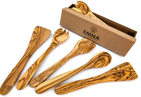 EMNA - 5-teiliges Oliven-Holz Küchen-Utensilien-Set | ca. 30 cm | Exklusive Geschenk-Box | Design Koch-Löffel mit Ecke | Salat-Besteck | Flacher und Geschlitzter Pfannen-Wender | Geschenke Idee | Frau