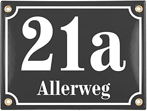 Sosenco Hausnummer mit Straßenname 20x15 Emaille Personalisiert (Anthrazit) | Handgefertigtes Emailschild & Hausnummerschild aus Keramik. Extrem wetterbeständig & langlebig für den Außenbereich