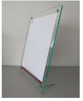 M&T DISPLAYS - Présentoir Glass Look sur pied/Porte affiche format A5 pour comptoir - Restaurant - Transparent