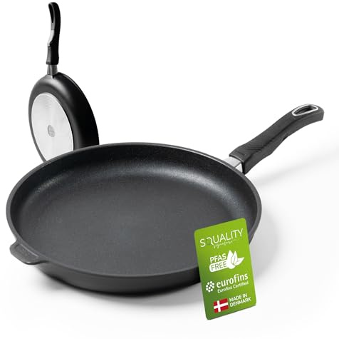 Squality Premium Bratpfanne PFAS frei 32 cm – Antihaft Pfanne beschichtet aus Dänemark | Ofenfest bis 260 °C, induktionsgeeignet, ergonomisch, für gesundes Kochen ohne Schadstoffe | Non Stick Pan