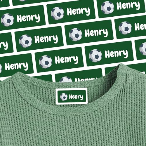 Namensaufkleber für Klamotten & Textilien (35 Sticker) – Aufkleber mit Name und Fußball für Shirts oder Hosen – Ideal für Schule und Kindergarten – Wasserfest, Spülmaschinenfest, 30 x 13 mm