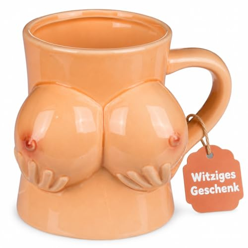 MIJOMA Kaffeebecher Brust – Originelle Tasse mit witzigem Design – Lustiger Henkelbecher für Kaffee & Tee 425 ml (ca. 11 x 9 cm)