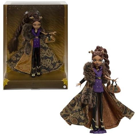 Monster High Puppe, Clawdeen Wolf House of Wolf Sammelfigur mit Kunstpelz-Jacquard-Mantel, violettem Blazerkleid, Pantaboots und goldenen Accessoires, JDR66