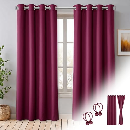 Cozyor Verdunklungsvorhänge Gardinen 2er Set mit Magnet-Raffhalter Thermovorhang gegen Kälte, verdunkelnd, rot Berry, Gardine mit Ösen für Schlafzimmer, Wohnzimmer, Kinderzimmer 220x135 cm