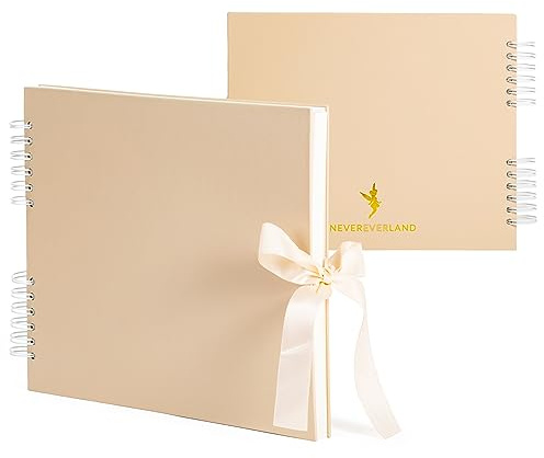 Never Ever Land Scrapbook-Album - 30 x 25 cm Fotoalbum mit 80 glatten 250-g/m²-Seiten - Stabiles Hardcover mit niedlicher Schleife - Perfekt für Baby-, Hochzeits- & Familienfotos – Champagne