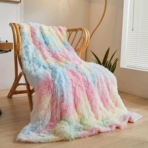 XeGe Luxuriöse Flauschige Bettdecke Sofa Kuscheldecke, warme winterliche Felldecke, hochwertige Kunstpelz Decke, zottelige Plüschdecke, 150x200 cm pelzige Wohndecke für Couch, Regenbogen