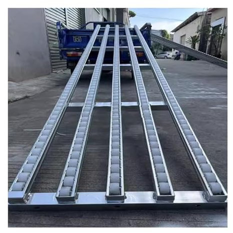 Sistema transportador de patines de plástico para transporte ligero, descarga de 40 x 1,2 cm, transportador de rodillos plateados para manejo de carga.