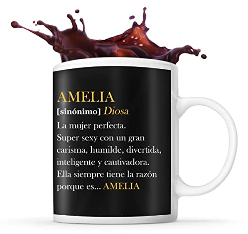 Taza con el nombre Amelia con definición humorística ideal para un regalo original