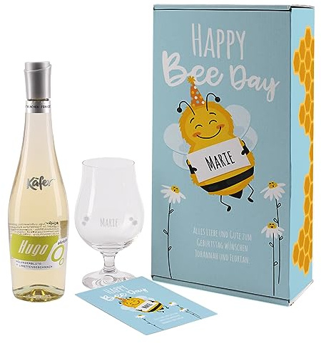 Herz & Heim® Geschenkset Happy Bee Day mit Käfer Hugo alkoholfrei, Geschenkbox, Cocktailglas und Postkarte