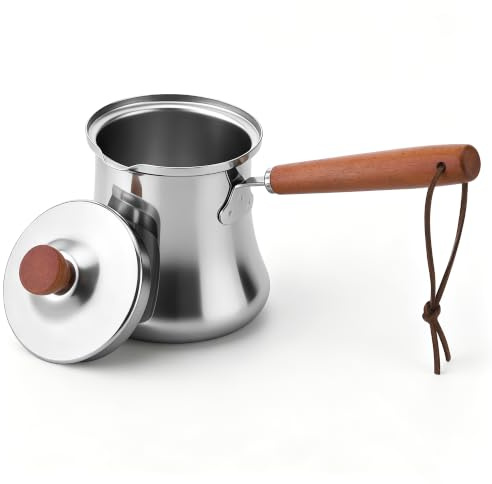 Zocipro Turkisk kaffekanna 550 ml med värmebeständigt trähandtag | Rostfritt stål SUS 304 med näbb och lock – perfekt som smörvärmare, mjölkkanna eller minikruka för spisen