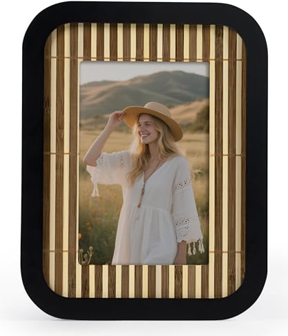 SUMGAR Boho Bilderrahmen 10x15 Schwarz Bambus Fotorahmen Picture Frame | Tisch oder Wand, Hoch- oder Querformat, handgefertigte Flechtoptik; Geburtstags- oder Jubiläumsgeschenk für Familie