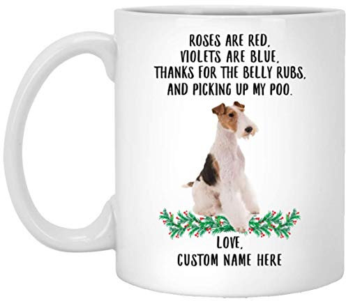Kaffeebecher Drahthaar-Foxterrier, Dreifarbig, Sitzend, Rosen Sind Rot, Veilchen Sind Blau, Personalisierter Name Weiß Keramik-Tasse Premium Bürotasse Unisex Kaffeetasse Für Freunde 330Ml