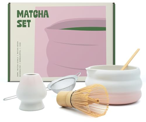 Matcha Set aus Keramik – Handgefertigt, 500 ml, mit Ausgießer (Pink) | Komplett mit Bambusbesen, Besenhalter, Löffel und Sieb – großzügige Schale für cremigen Matcha und sauberes Eingießen.