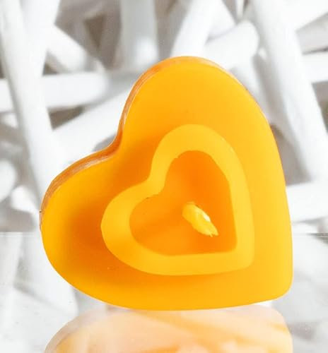tea4chill 10 Stück Bienenwachs-Teelichter, Herz in Herz, Geschenk für Valentinstag, Kerzen aus 100% Bienenwachs, Honigkerze, je 38x20mm, Bienenwachskerzen