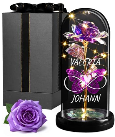 Maverton Violette ewige Rose mit LED-Beleuchtung in Glaskuppel mit Gravur | Hochzeitsgeschenke für Brautpaar, personalisierte Geschenke zum Hochzeitstag zur Hochzeit