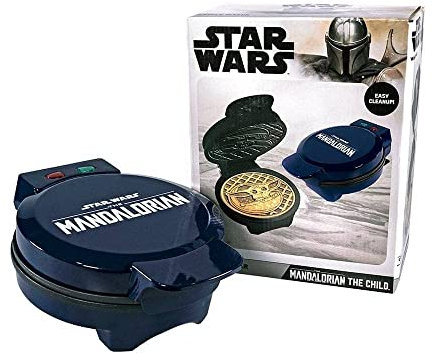 Uncanny Brands Star Wars The Mandalorian Grogu (Baby Yoda) Waffle Maker - Make Breakfast Grogu Waffles - Kitchen Appliance - UK Plug