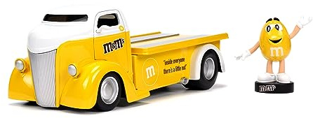 Jada Toys M&Ms Figur Yellow mit 1947er Ford COE Flatbed - Spielzeug-Set aus Modellauto und gelber M&M`s Figur, dekorativer Fanartikel aus Metall für Sammler & Schokoladen-Liebhaber, 18 cm