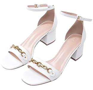 Guess Sandali Bianchi Donna Sara in Misto Pelle Dettaglio Metallico Frontale, Sandali Donna Comodi firmati Bianchi con Charm Frontale e Cinturino alla Caviglia (Numeric_37)