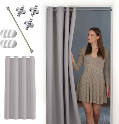 tinycurtains, Thermo Türvorhang mit Vorhangstange & Magneten zum Abdichten, einfache Montage ohne Bohren in 1 Min (200 x 150 cm hellgrau + Stange Silber 70–120 cm + 6 Magnete)
