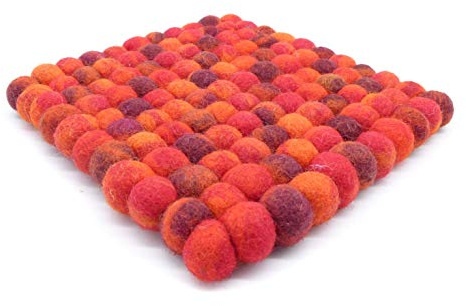 feelz Filzuntersetzer aus Filzkugeln eckig Flammen rot meliert dunkelrot 100% Filz (Wolle) Handarbeit Topfuntersetzer bunt quadratisch (15x15cm)