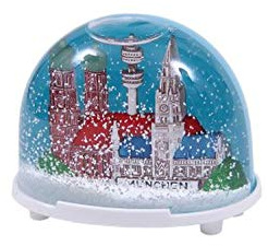Schneekugel München, das Klassische München Souvenir, oval, ca. 7 x 6 cm