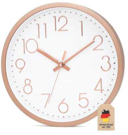 INTIRILIFE Wanduhr in Rosé Gold - Weiß - 30 cm - Batteriebetriebene Runde Uhr mit großen Zahlen - Lautlos, ohne Tickgeräusche- Klassich moderene Quarzuhr für Wohnzimmer, Schlafzimmer UVM.
