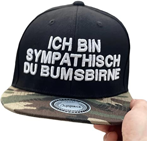 Outfitfabrik Snapback Cap Ich in sympathisch, du Bumsbirne in schwarz, Schirm in Camouflage, weißer 3D-Stick, für Männer und Frauen, One Size, verstellbar