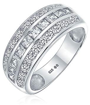 Bague de mariage large à trois rangs en dôme avec canal demi-éternité serti de zircon cubique AAA Art Déco taille princesse pour femmes en argent sterling .925 ajustement confortable 8MM