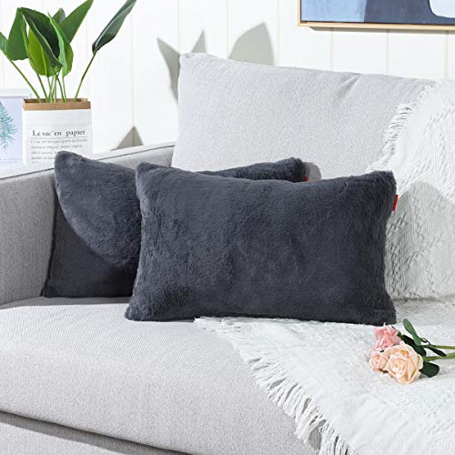 Mandioo 2er Set 30x50 cm Grau Faux Fur Flauschigen Kissenbezüge Moderne Künstlich Pelz Kissenhüllen Dekorative Sofakissen Dekokissen Weicher Zierkissenbezug für Wohnzimmer Sofa Schlafzimmer
