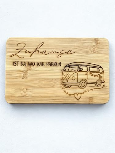 Frühstücksbrett Zuhause ist da, wo wir parken 22 x 14 cm, Bambus, Kunstmanufaktur Engel, Schneidebrett, Camper Geschenkidee, Deko, Wohnwagen, Camping, Urlaub, Geschenk, Deko, Dekoration