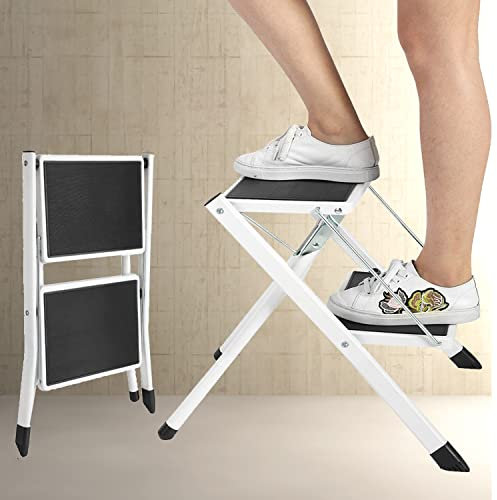 Escabeau Marche Pied avec 2 Marches Échelle Pliante Anti-dérapantes Escabeau en Acier vec Pieds Anti Dérapant Polyvalente Escabeau Robuste Larges Sécurité Max 150Kg, Poignée de Transport Confort
