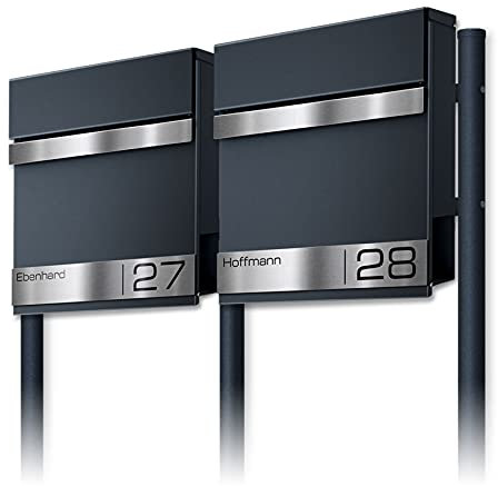 Metzler Standbriefkasten für Mehrfamilienhaus 2er in Anthrazit RAL7016 – Freistehender Doppelbriefkasten für 2 Familienhaus mit Zeitungsfach und Anthrazit Standfüße – Lesergravur – Stencil