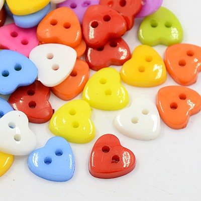 50 hochwertige Kunststoffknöpfe 14x14mm (1,4x1,4cm) bunt herzförmig im zufälligen farblichen Mix Zweilochknöpfe a 1mm je Loch - 2-Loch-Knöpfe Herz zum basteln nähen annähen Bastelknöpfe