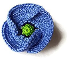 Handgefertigte Baumwoll-Blau-Lila-Mohnblumen-Brosche: Gehäkelte Boutonniere mit Blumenmuster für Sie/Ihn, Hochzeitsschmuck