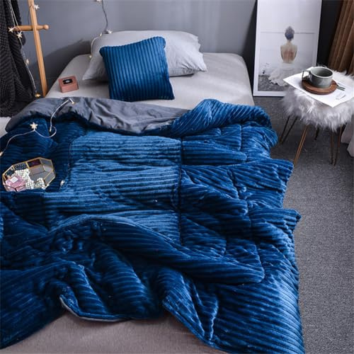 Hixingo Couverture et Oreiller de Voyage 2 en 1, Couverture et Coussin de Voyage Multifonctional Doux et Chaud Plaids Couverture Hiver pour Canapé, Bureau, Literie (105x150cm,Bleu Royal)
