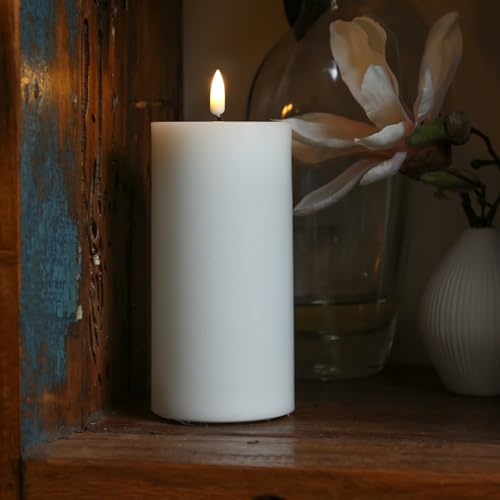 LED Kerze Echtwachs Deluxe Homeart realistische 3D Flamme mit Wachsspiegel weiß (D: 7,5cm - H: 15cm)