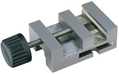 Morsa da macchina di precisione Proxxon MicroMot Mod. PM40 Modello. 24260 PROFESSIONALE in acciaio, indicata per i lavori di precisione anche su filigrana per diversi modelli MF 70 oppure tavolo a croce KT 70, lunghezza 70 millimetri, compresi gli ancorotti e le viti concorrenti per il fissaggio, in scatola di legno con coperchio scorrevole