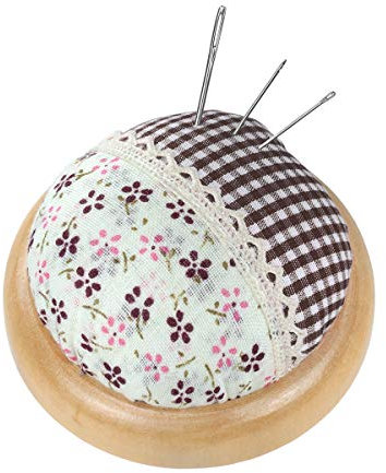 florales Vintage Nadelkissen mit hellem Holzteller (Ø 7 cm), kariert und geblümt, in Dunkelbraun