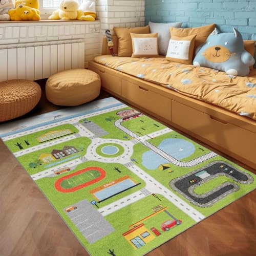 SIMPEX Kinderteppich Grün 160x230 cm Straßenteppich Modern rutschfest Waschbar Pflegeleicht Extra Weich Antiallergen Babyteppich Kinderzimmer Jungen Mädchen