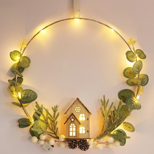 KUPITM6 Fensterdeko Weihnachten LED Dekoring mit Holzhaus, Kranz zum Aufhängen Fenster 30cm mit LED Beleuchtet, Deko Weihnachten Hänge Metall Ring mit Kunstblumen, Winter Deko Fenster Deko