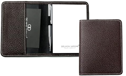 DELMON VARONE - Personalisierbares Notizblock Etui DIN A7 Premium Leder Soft Grain braun - Taschen Memoblock im Lederetui mit Mini Kugelschreiber, Stiftschlaufe, Einschubfach & Notizblöcke